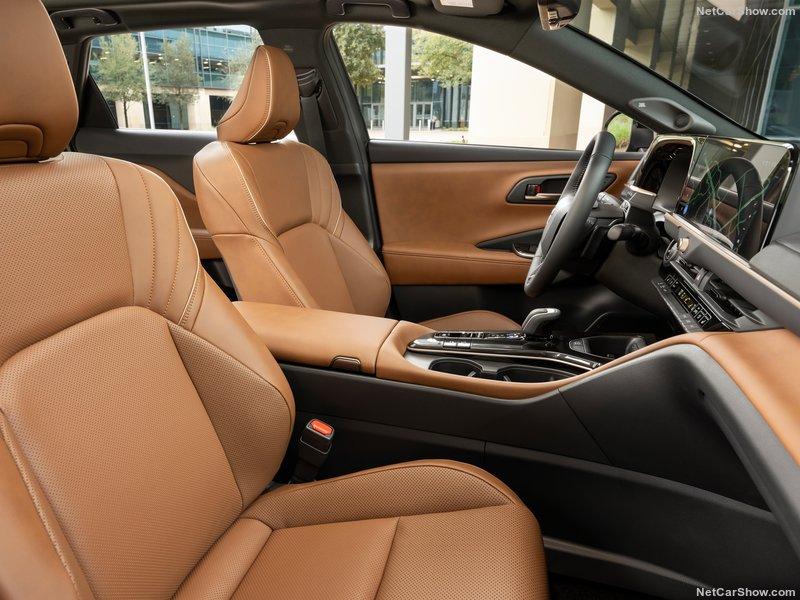 Toyota-Crown_Signia-2025-800-69.jpg