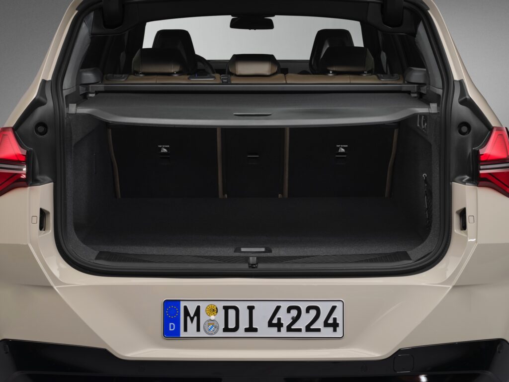 2025-BMW-X3-M50-G45-Interieur-Kofferraum-03-1024x768.jpg