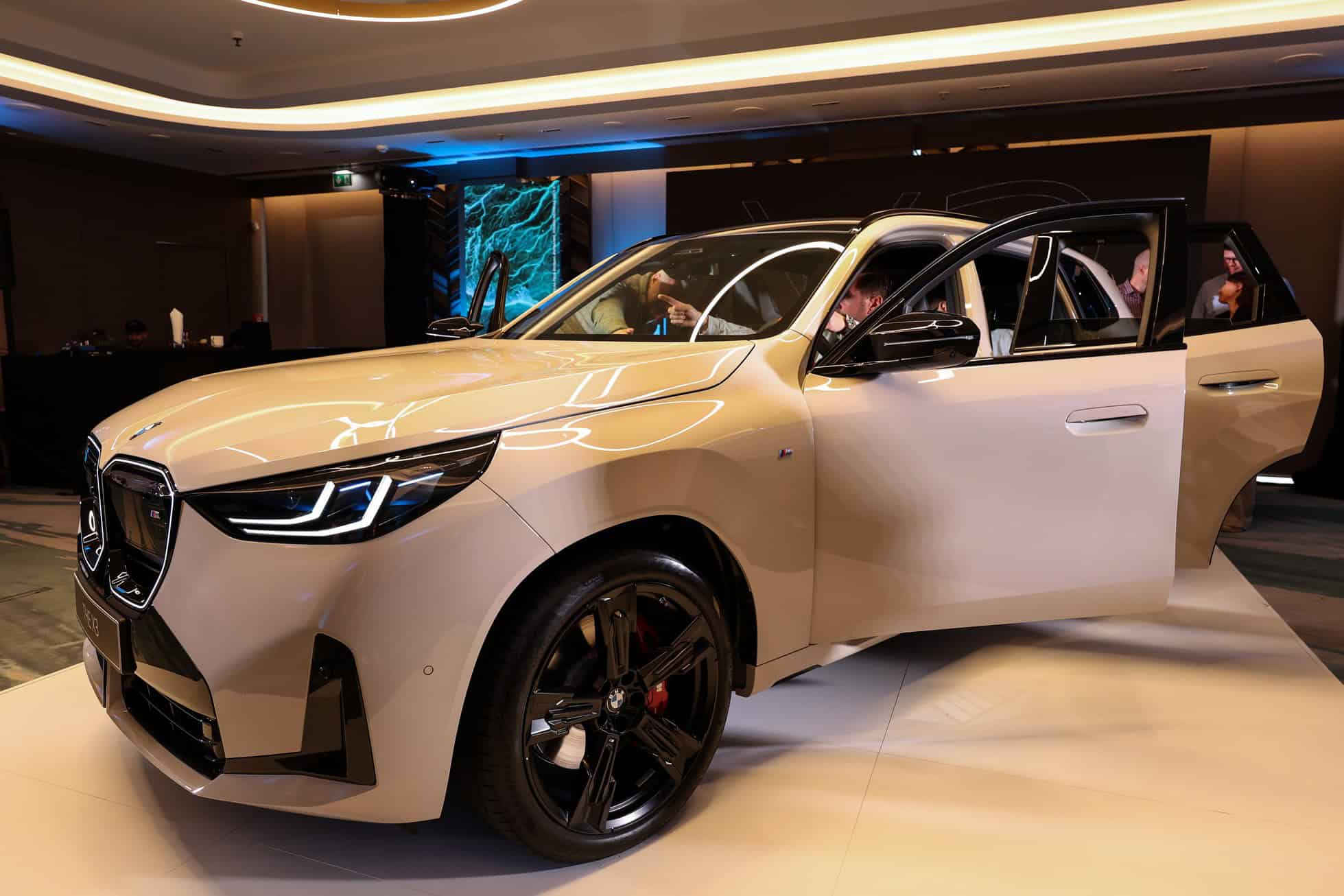 2025-BMW-X3-M50-Alpine-White-32.jpg