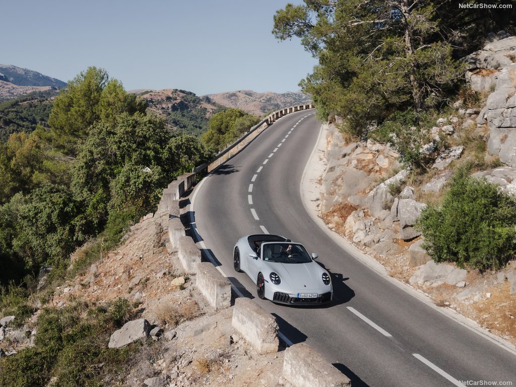 Porsche-911_Carrera_GTSriolet-2025-1024-07.jpg