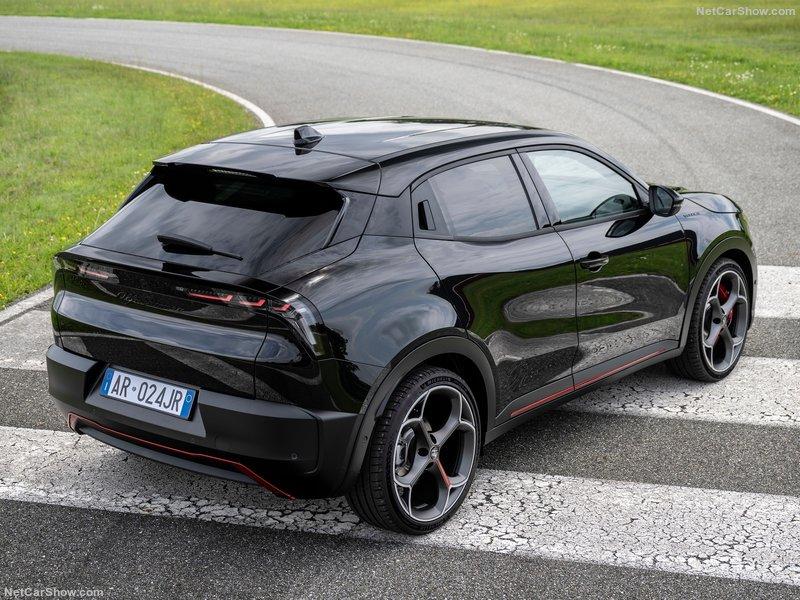 Alfa_Romeo-Junior-2025-800-23.jpg