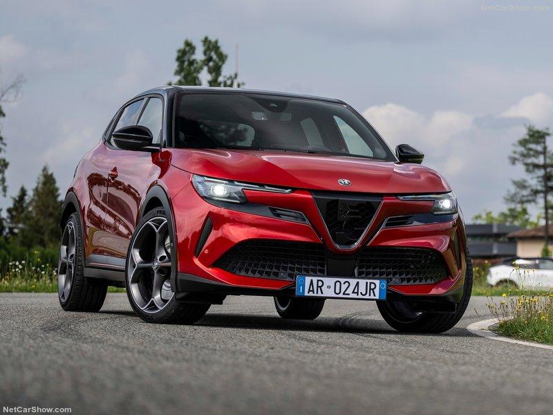 Alfa_Romeo-Junior-2025-800-07.jpg