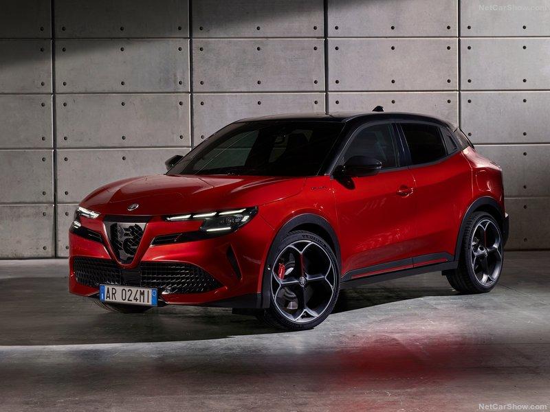 Alfa_Romeo-Junior-2025-800-0a.jpg