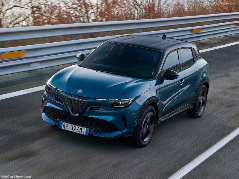 Alfa_Romeo-Junior-2025-800-13.jpg