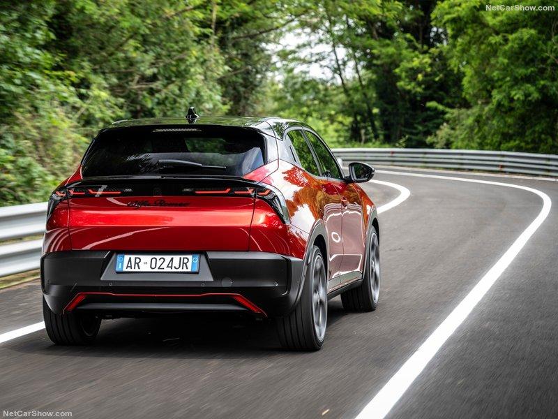 Alfa_Romeo-Junior-2025-800-2d.jpg