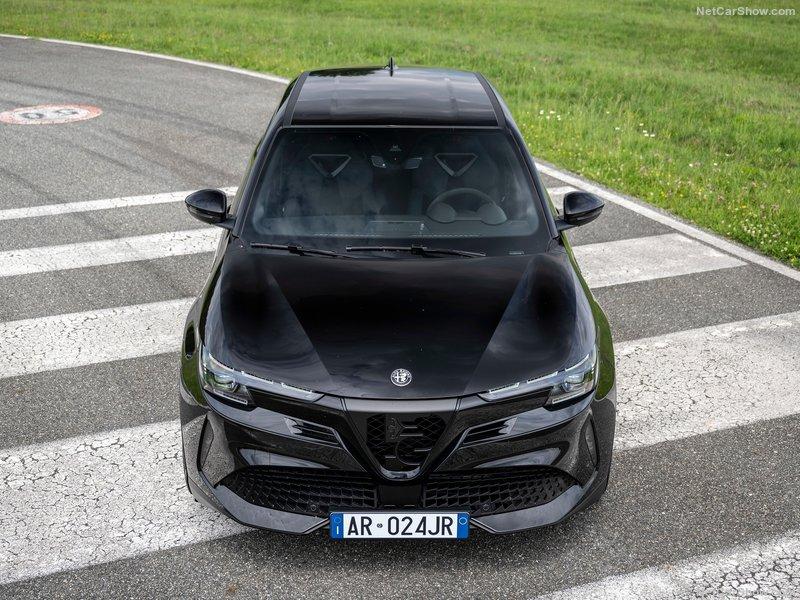 Alfa_Romeo-Junior-2025-800-35.jpg