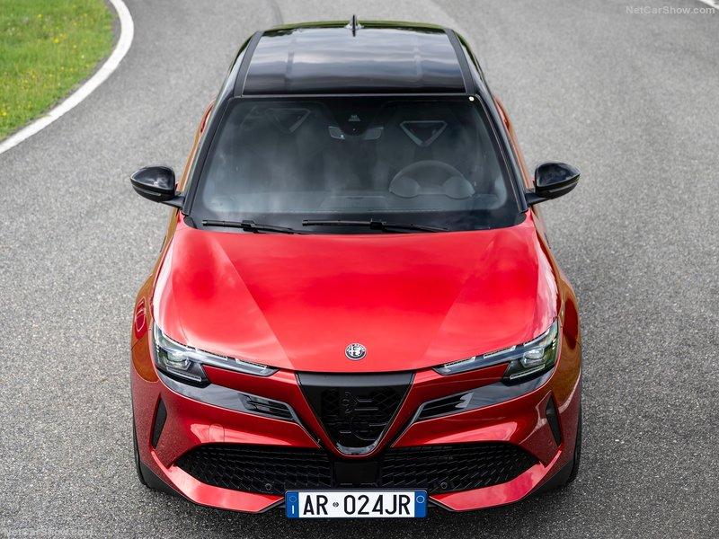 Alfa_Romeo-Junior-2025-800-3a.jpg