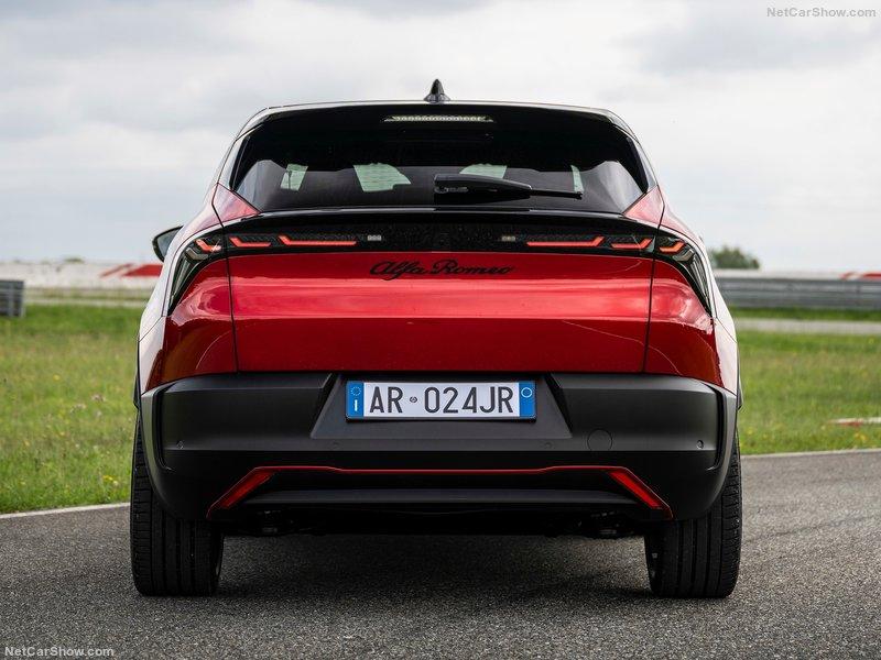 Alfa_Romeo-Junior-2025-800-47.jpg