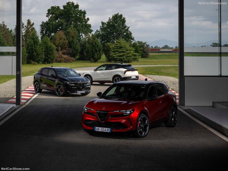 Alfa_Romeo-Junior-2025-800-4f.jpg