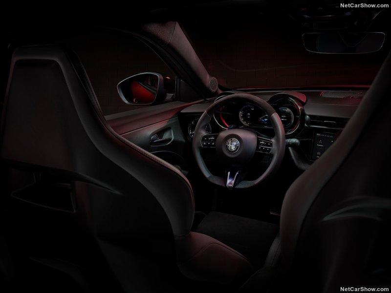 Alfa_Romeo-Junior-2025-800-61.jpg