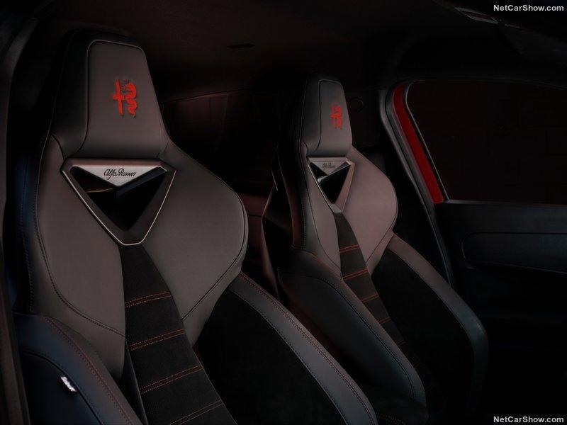 Alfa_Romeo-Junior-2025-800-69.jpg