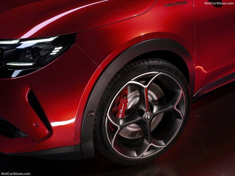 Alfa_Romeo-Junior-2025-800-80.jpg