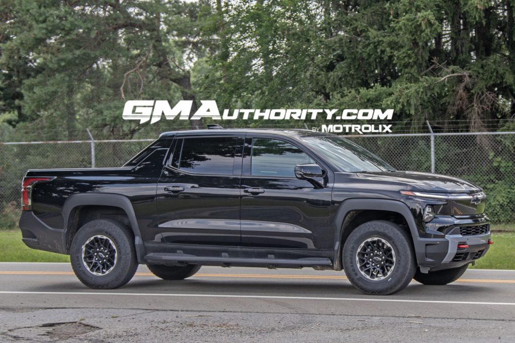 2025-Chevy-Silverado-EV-Trail-Boss-Prototype-Spy-Shots-July-2024-Exterior-006-side-1024x683.jpg