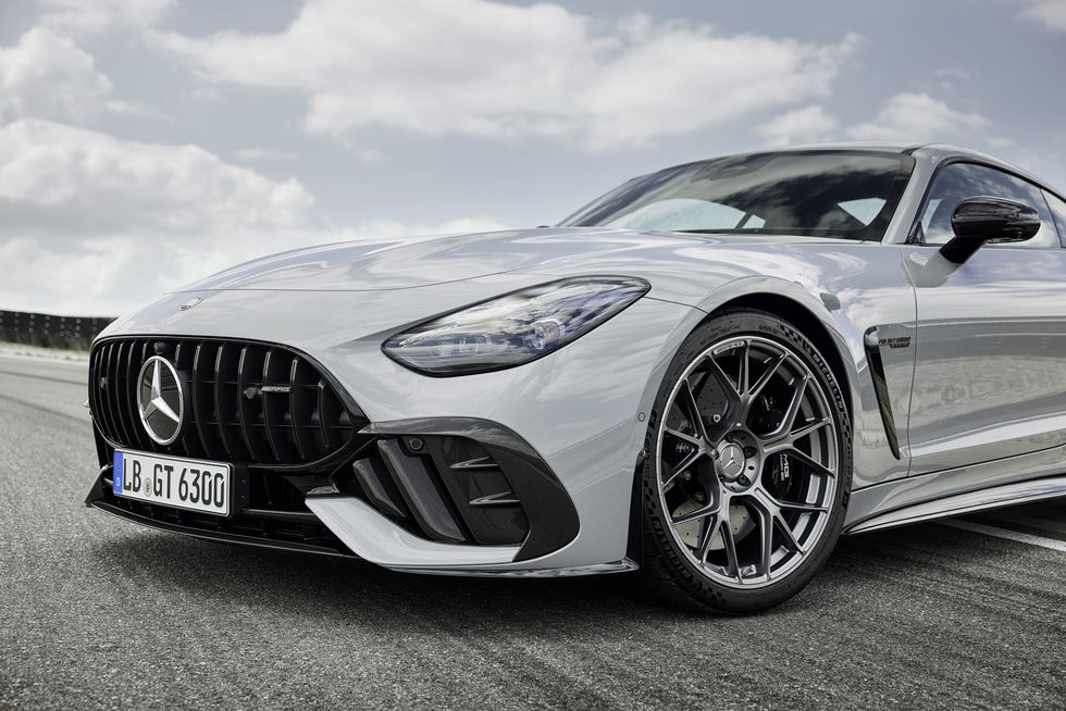 2025-mercedes-amg-gt63-pro-4matic-115-10.jpg