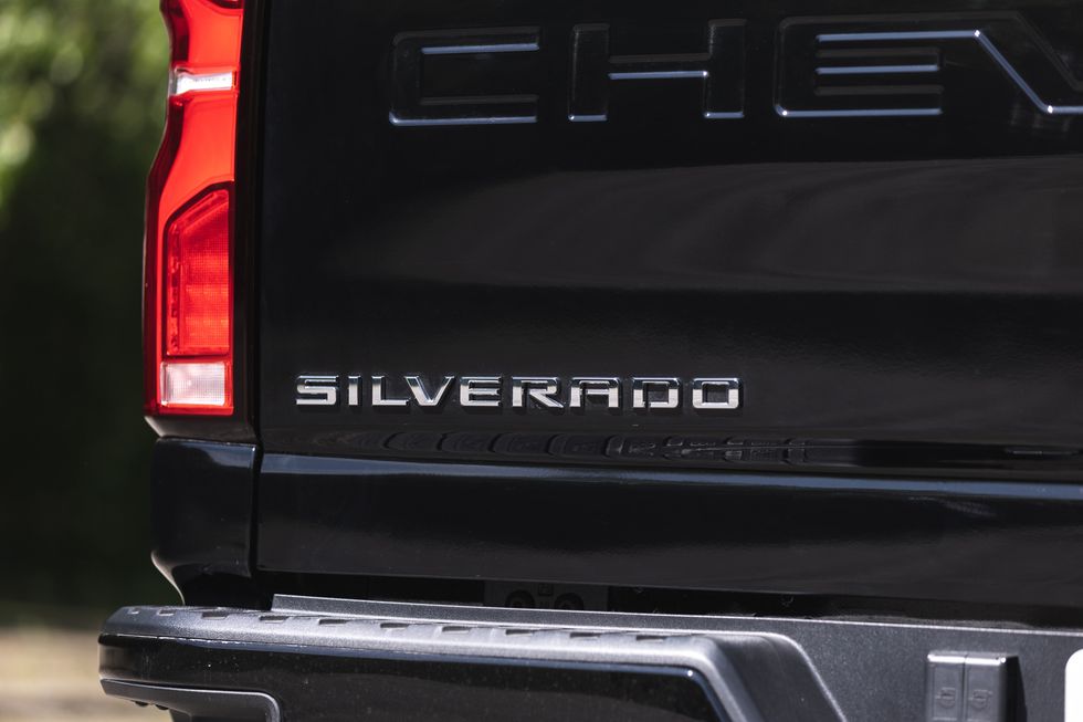 2024-chevrolet-silverado-2500hd-high-country-4wd-110-32.jpg