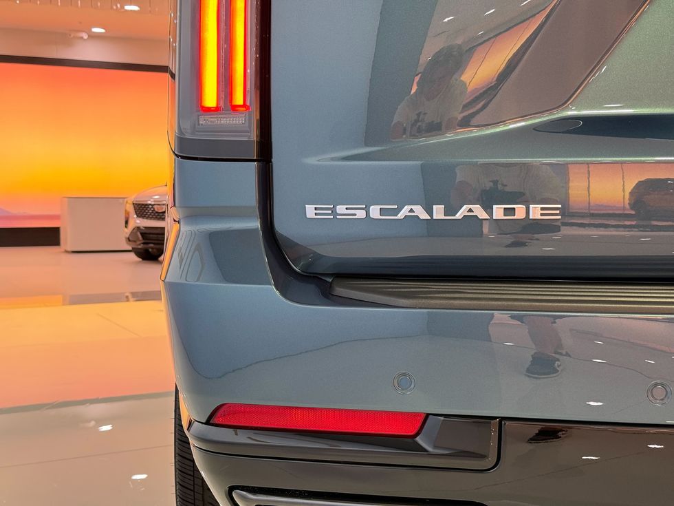 2025-cadillac-escalade-106-17.jpg