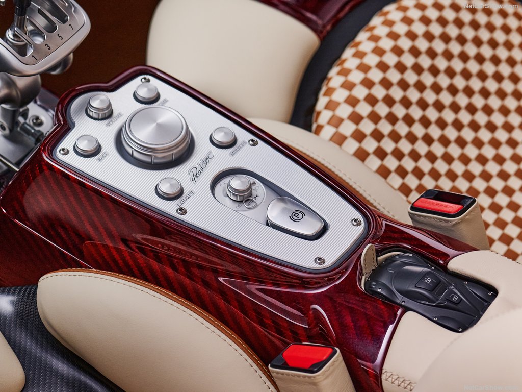 Pagani-Utopia_Roadster-2025-1024-15.jpg