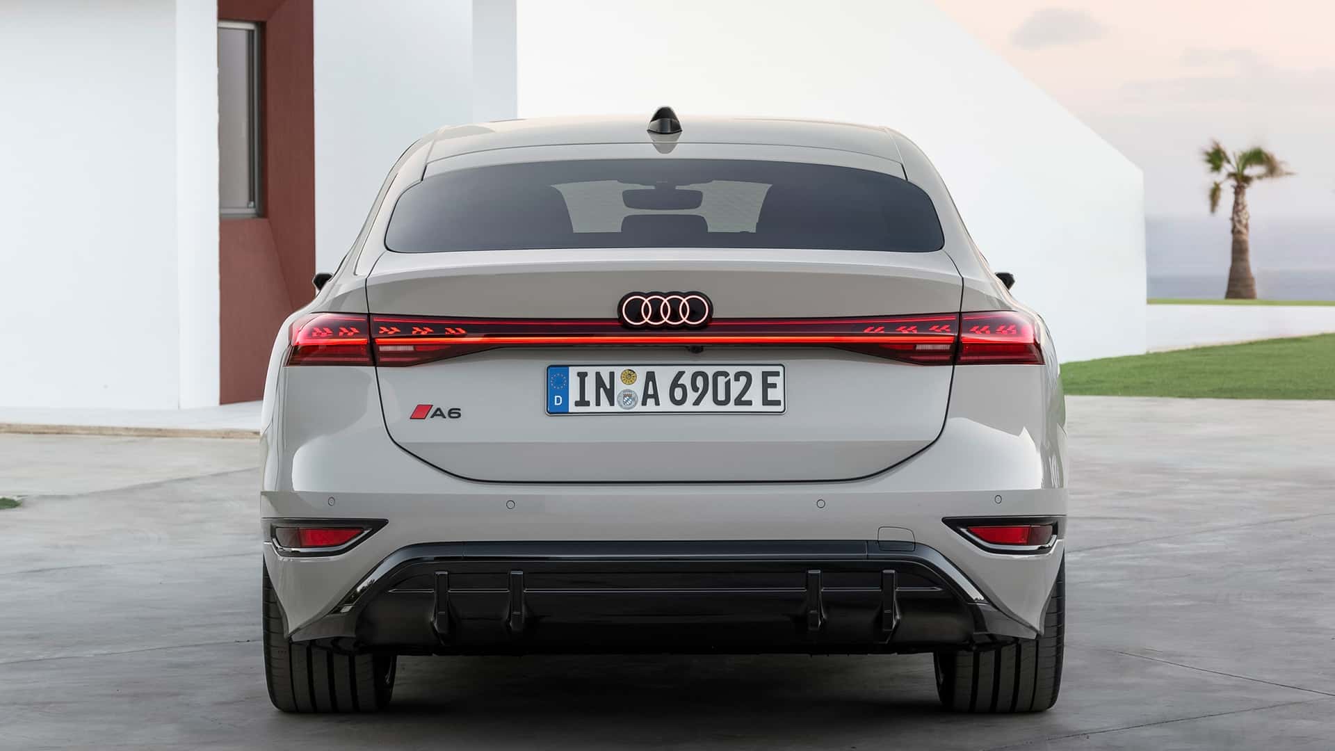 audi-a6-sportback-e-tron-2024-36.jpg