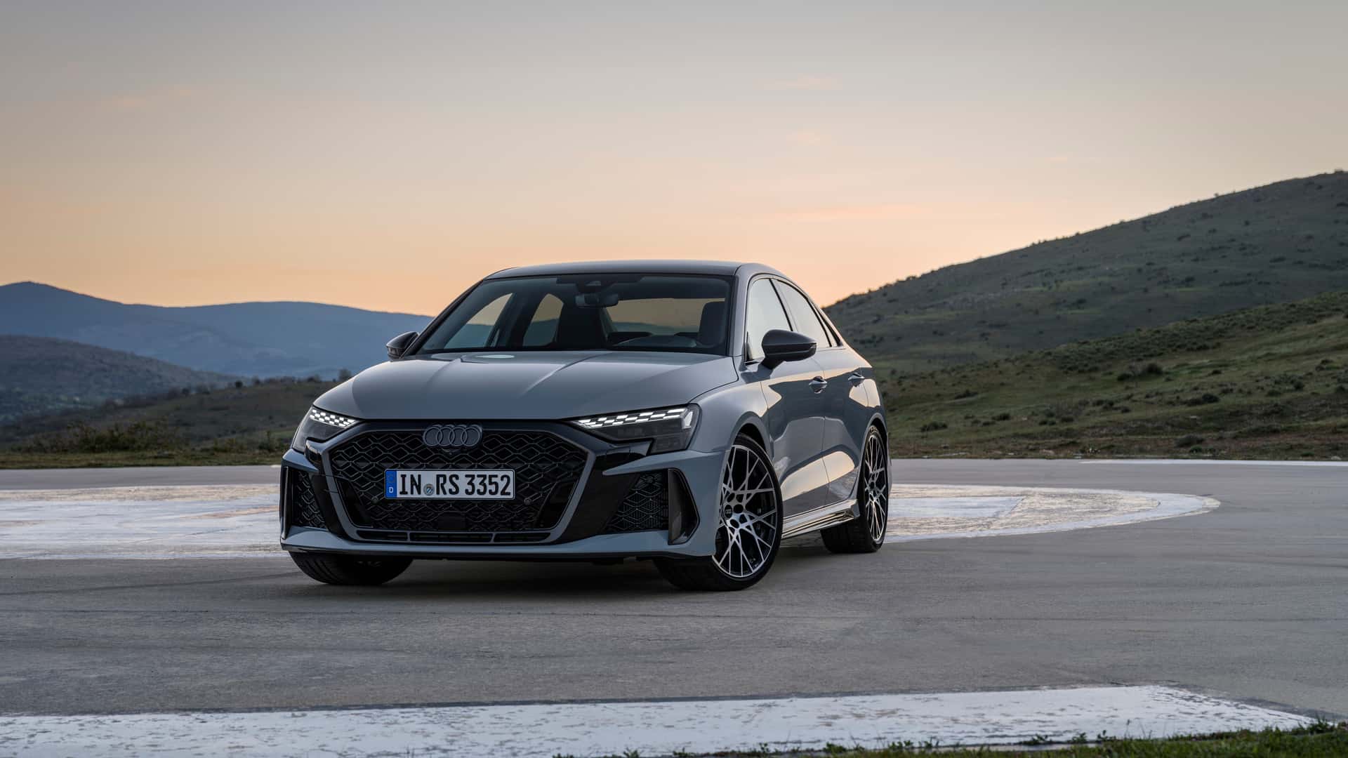 audi-rs-3-limousine-2024-8.jpg