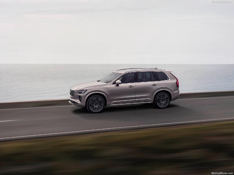 Volvo-XC90-2025-1280-5.jpg