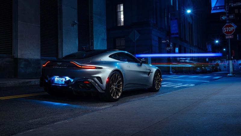 2025-aston-martin-vantage-review-2.jpg