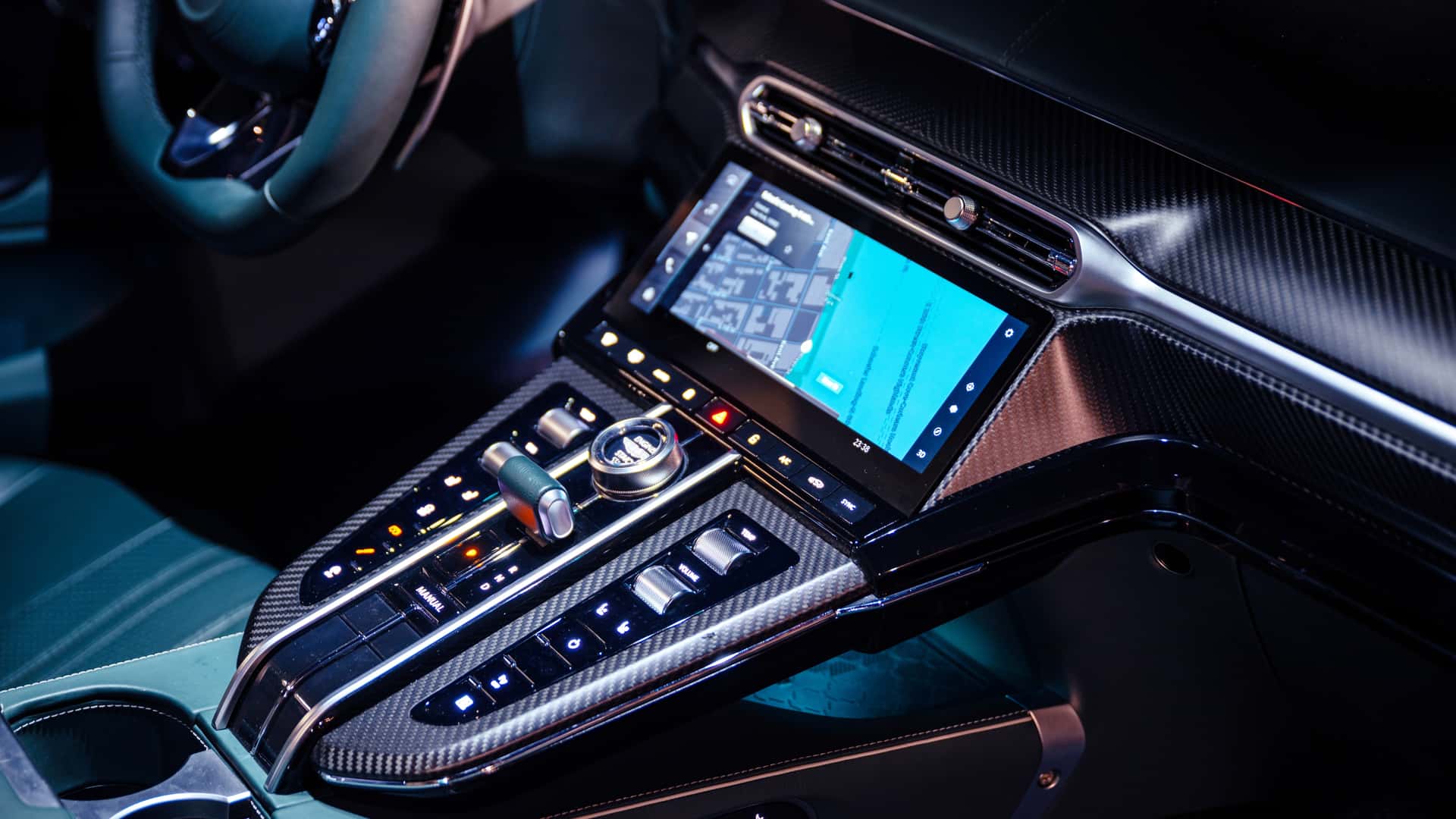 2025-aston-martin-vantage-review-14.jpg