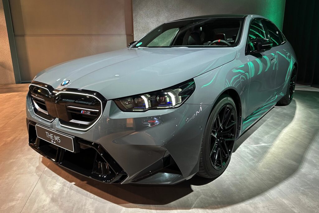 BMW-M5-G90-Grigio-Telesto-Individual-Live-03-1024x684.jpg