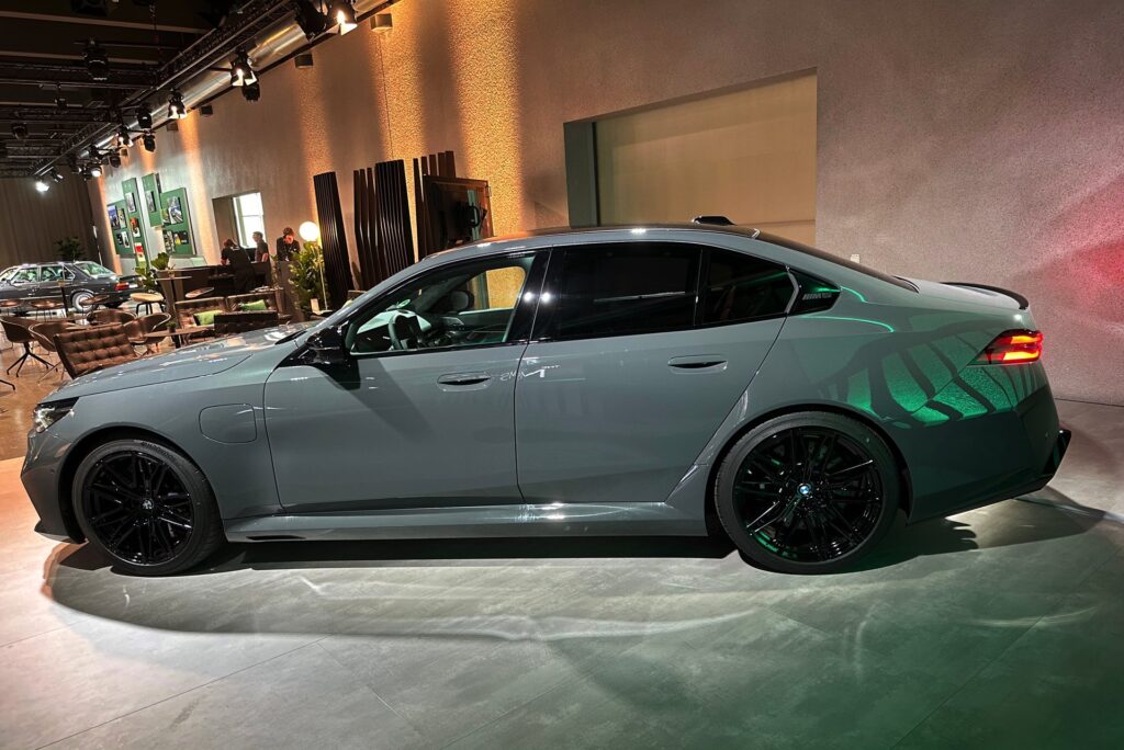 BMW-M5-G90-Grigio-Telesto-Individual-Live-05-1024x684.jpg