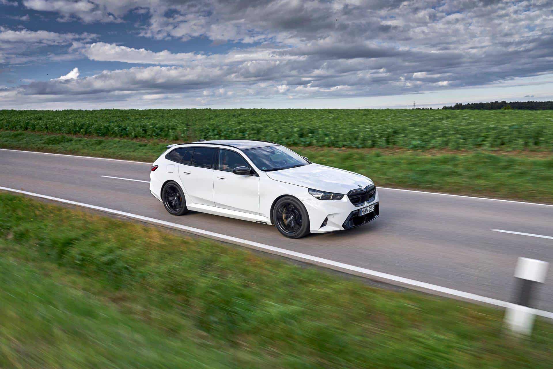 2025-bmw-m5-touring-alpine-white-60.jpg