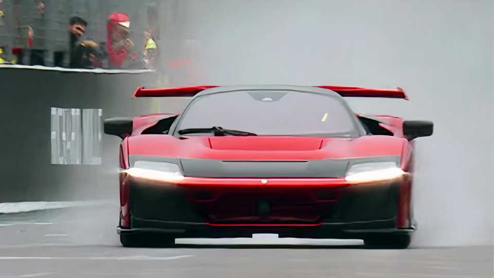 ferrari-f80-on-the-track.jpg