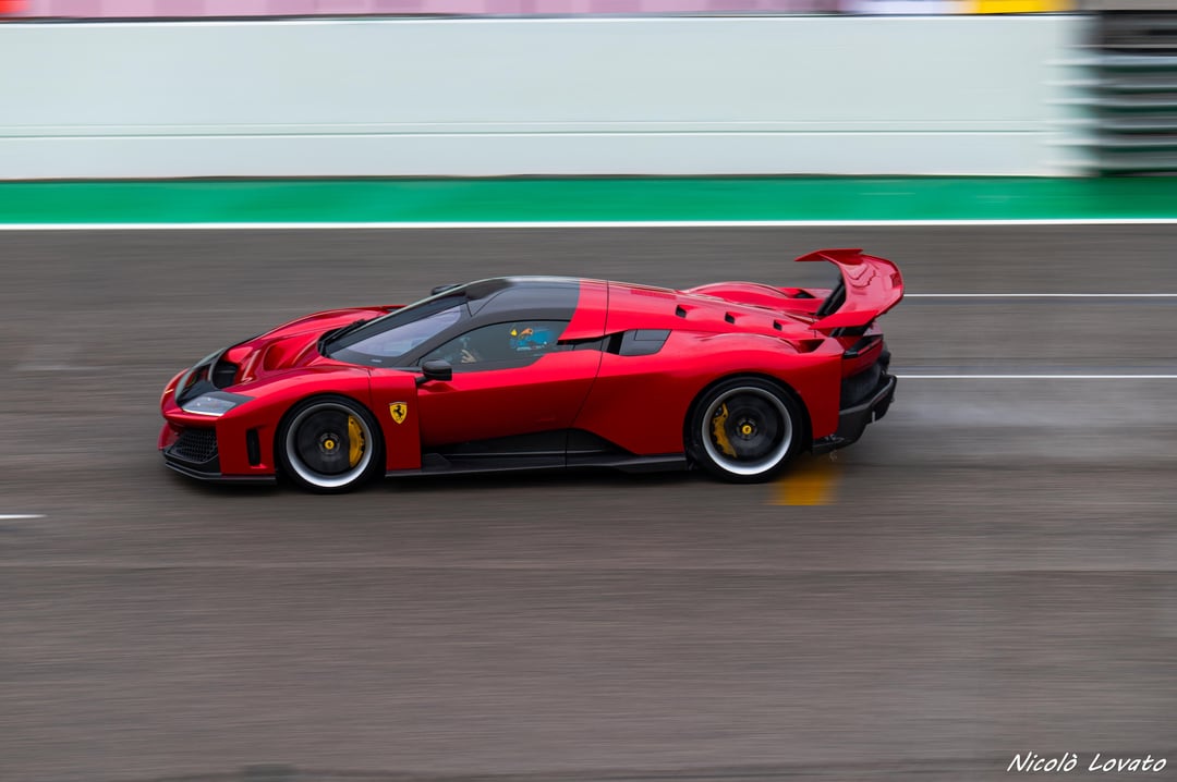 ferrari-f80-at-finali-mondiali-in-imola-v0-05dlqtdy7cwd1.jpeg