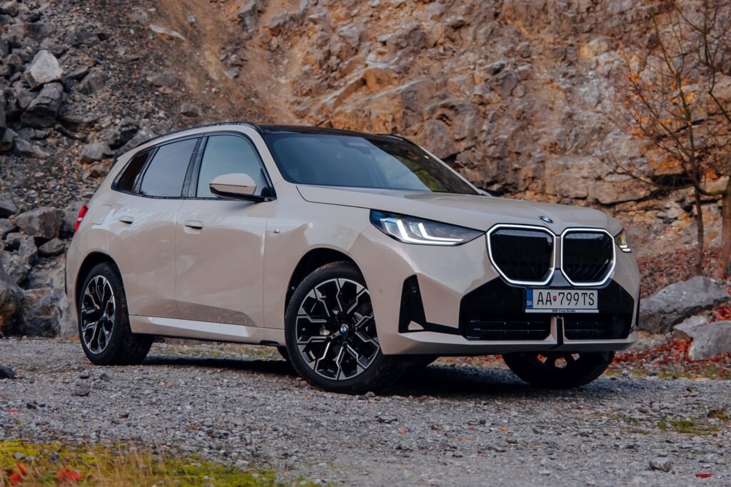 BMW-X3-G45-20d-M-Sport-Dune-Grey-Herbst-03-1024x682.jpg