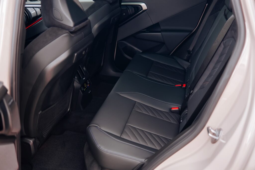 BMW-X3-G45-Interieur-M-Sport-Schwarz-15-1024x683.jpg