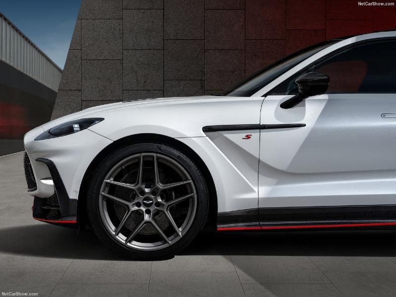 Aston_Martin-DBX_S-2026-1280-15.jpg