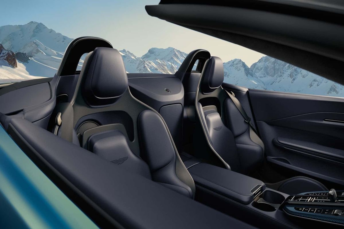 aston-martin-vantage-roadster-interior-1.jpg
