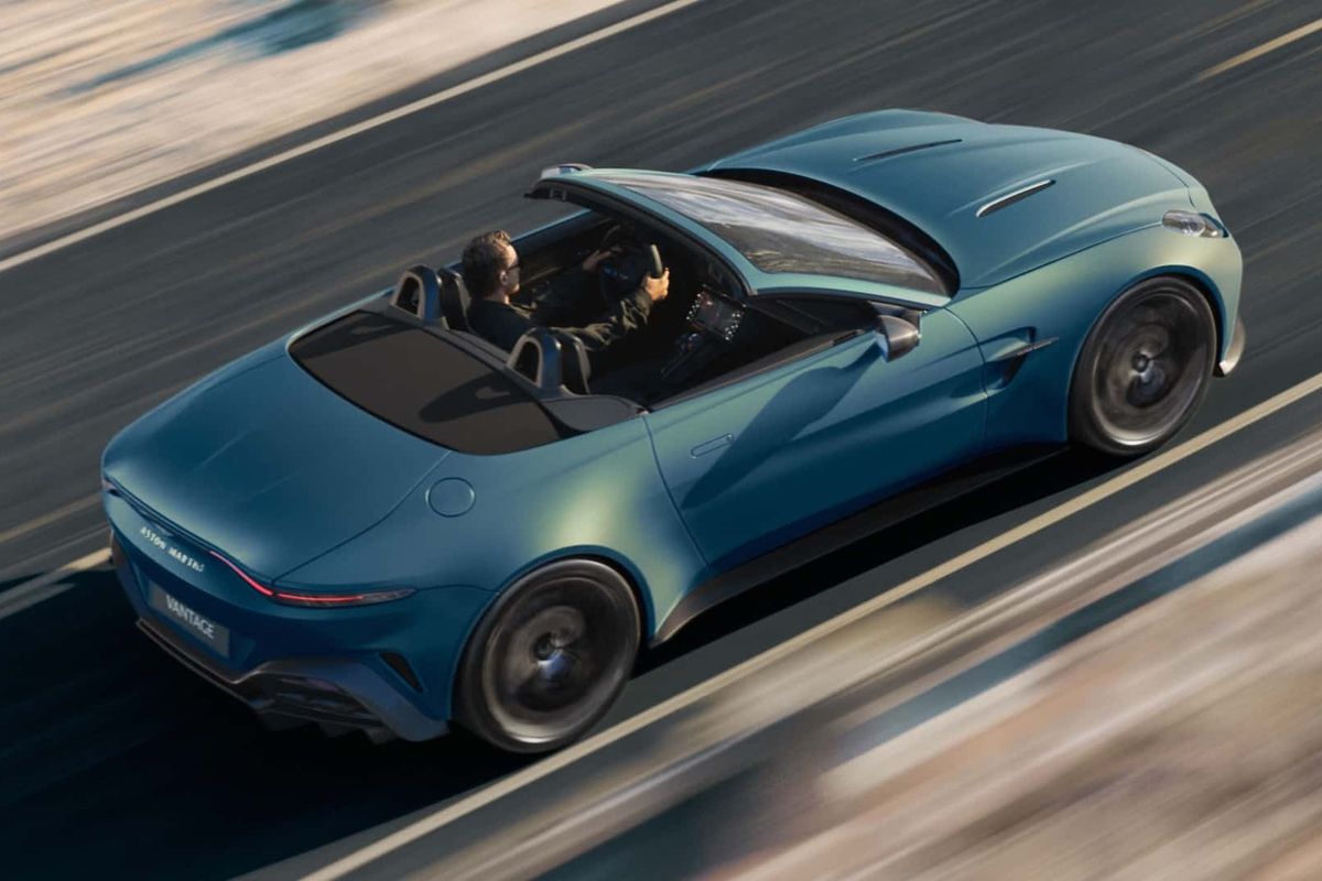 aston-martin-vantage-roadster-1.jpg