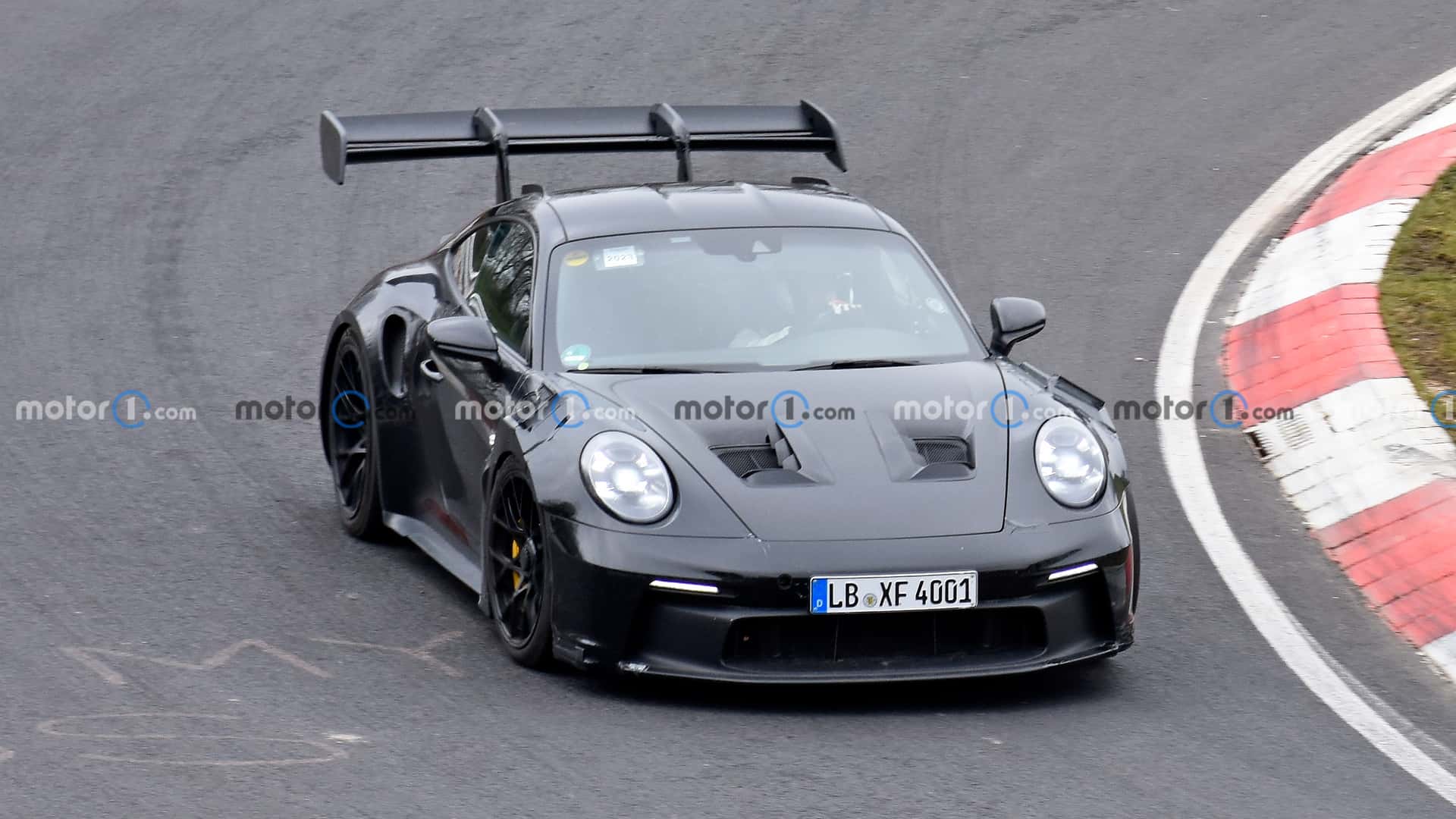 porsche-911-gt2-rs-test-mule-spy-photo-4.jpg