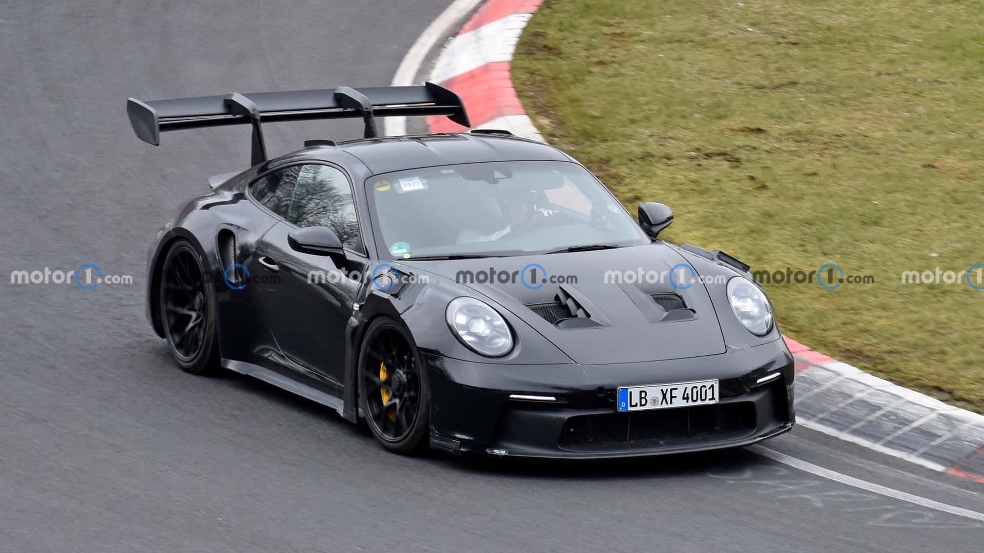 porsche-911-gt2-rs-test-mule-spy-photo-5.jpg