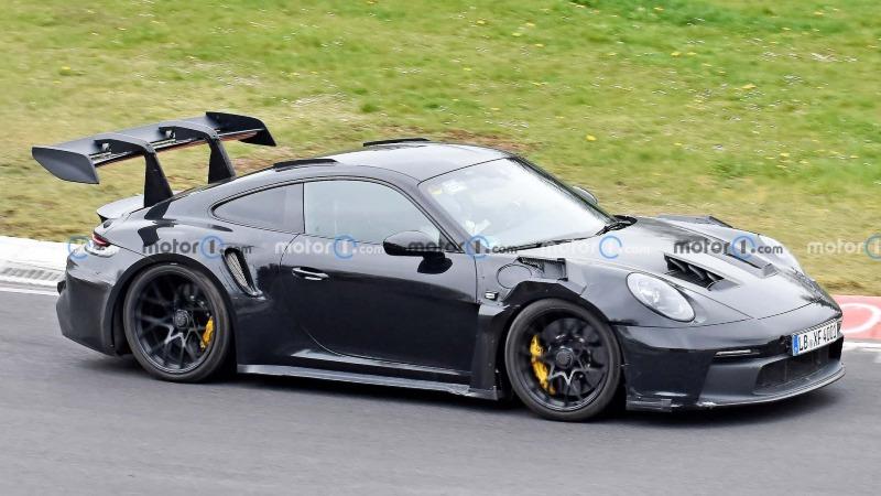 porsche-911-gt2-rs-test-mule-spy-photo-7.jpg