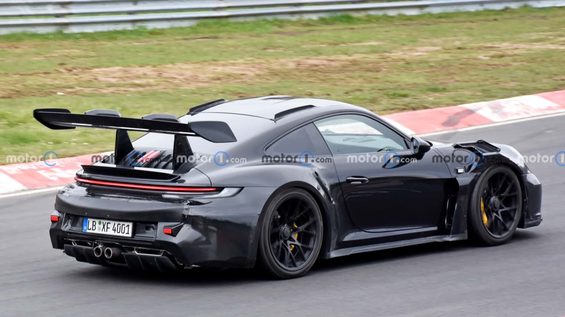 porsche-911-gt2-rs-test-mule-spy-photo-10.jpg