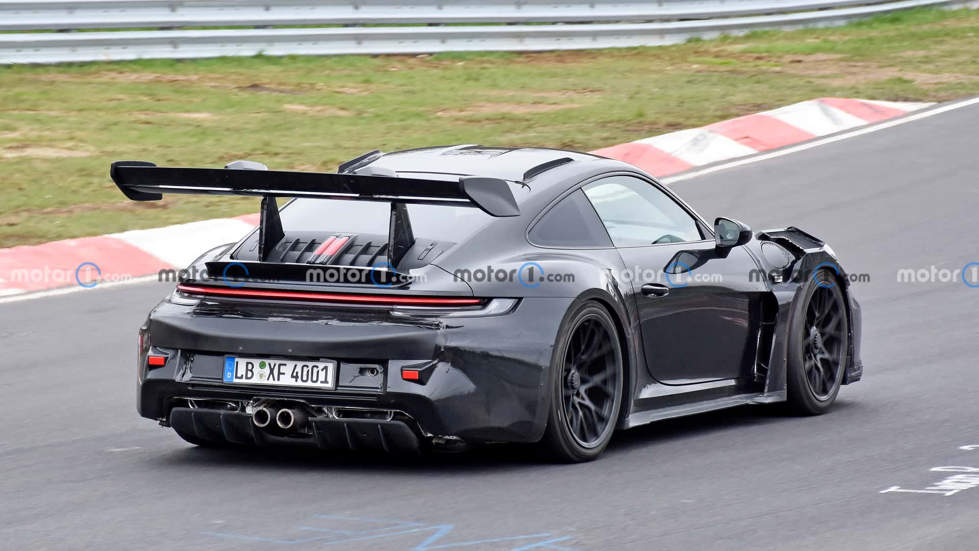porsche-911-gt2-rs-test-mule-spy-photo-11.jpg