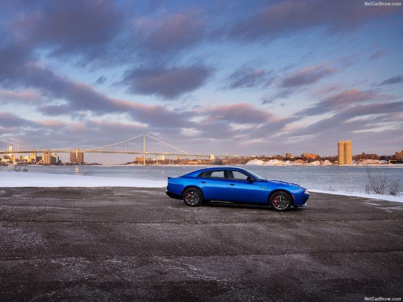 Dodge-Charger_Daytona_Sedan-2026-1280-8adff35b6e4147f1457bf67dc021de3e09.jpg