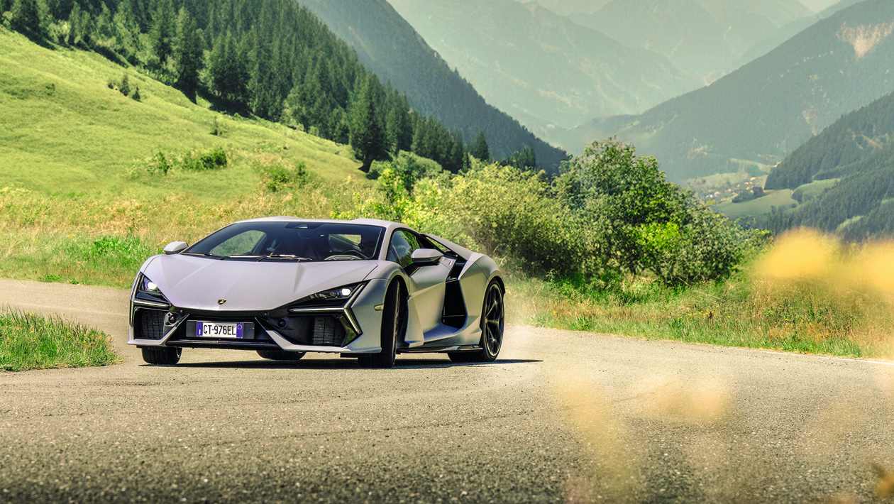 Lamborghini Revuelto great drives.jpg