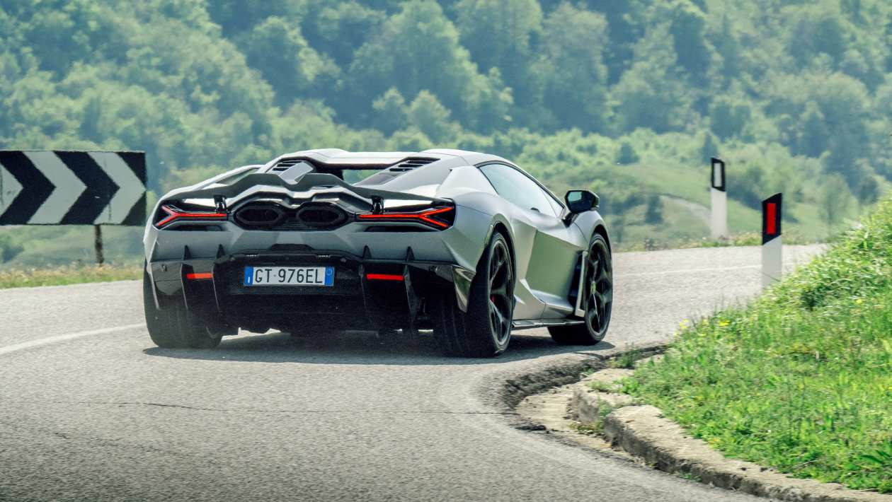 Lamborghini Revuelto great drives-19.jpg