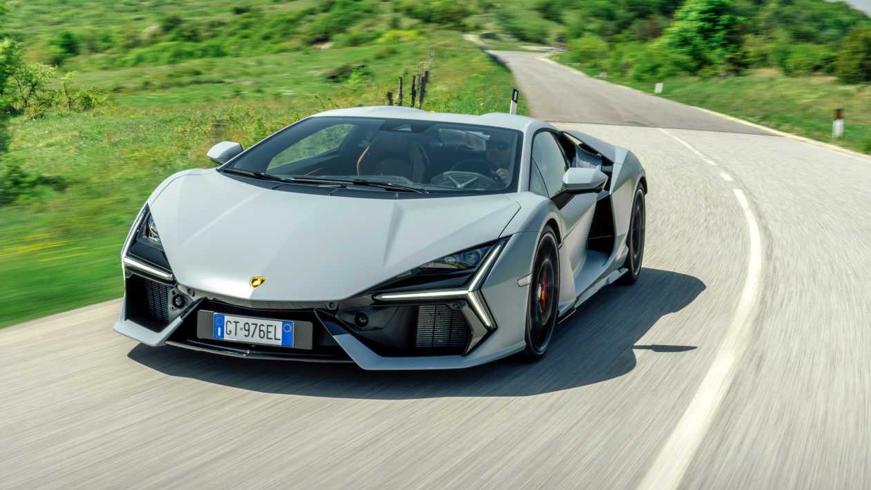 Lamborghini Revuelto great drives-6.jpg