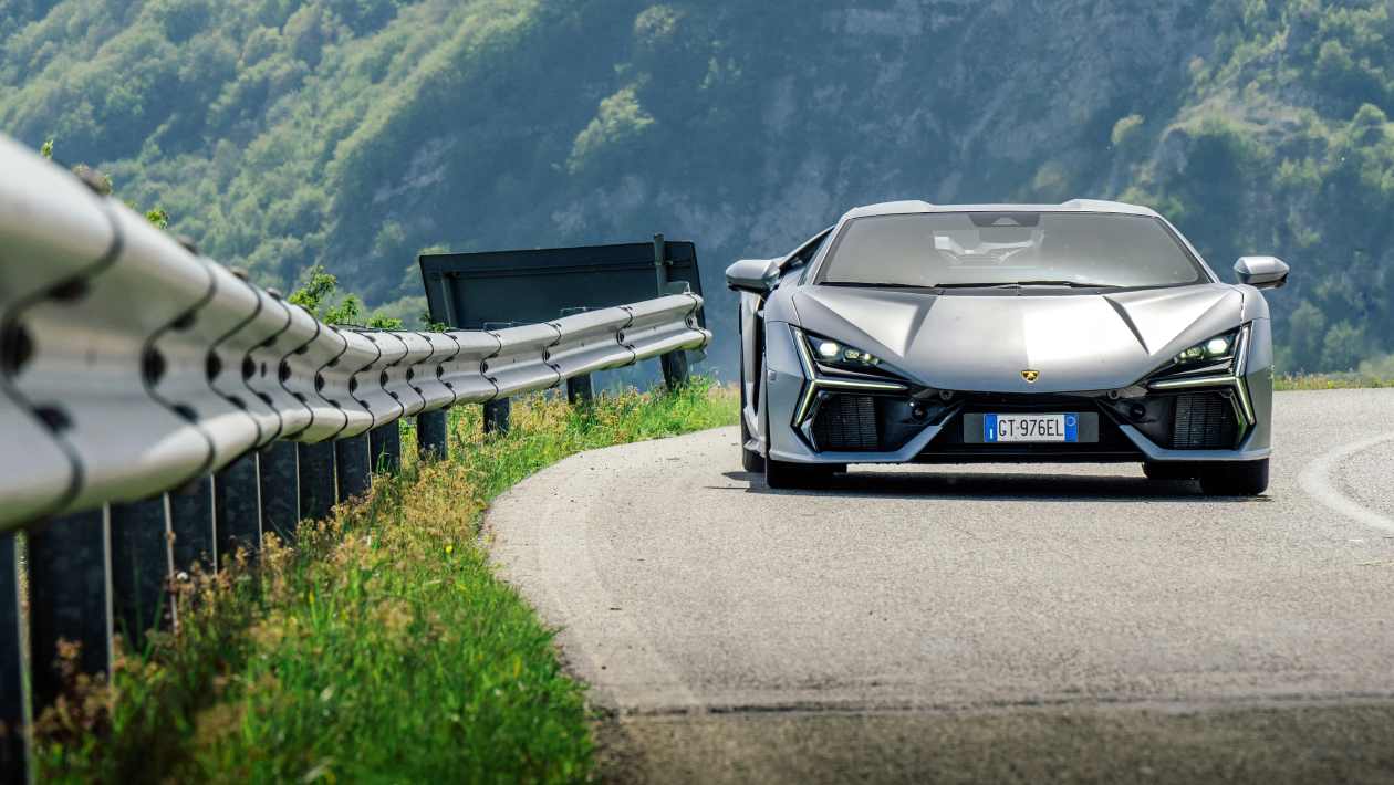 Lamborghini Revuelto great drives-18.jpg