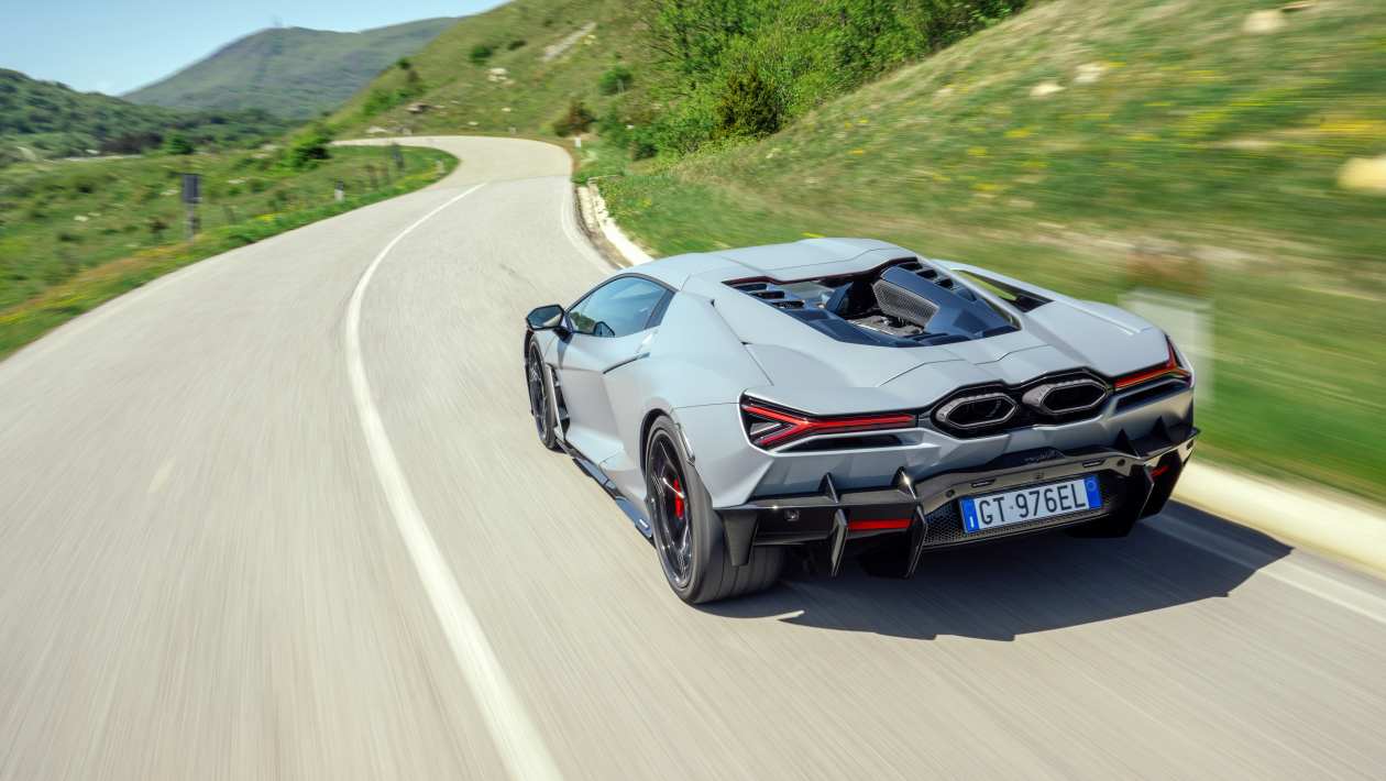 Lamborghini Revuelto great drives-11.jpg