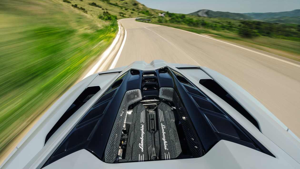 Lamborghini Revuelto great drives-3.jpg