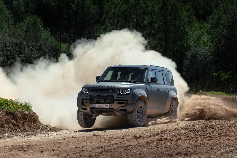 land-rover-defender-octa.jpeg