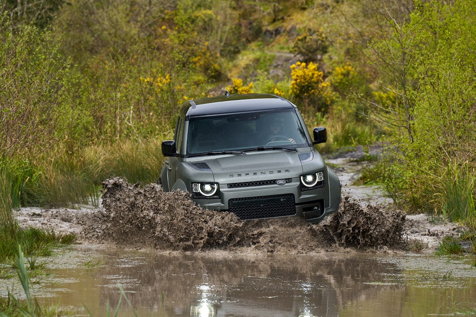 land-rover-defender-octa-6-66865ed875138.jpg